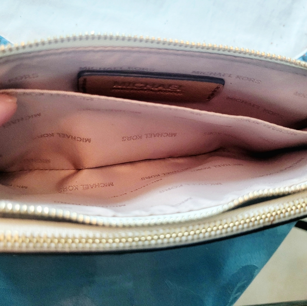 Michael Kors Cream & Tan M K Wristlet - Picture 3 of 8